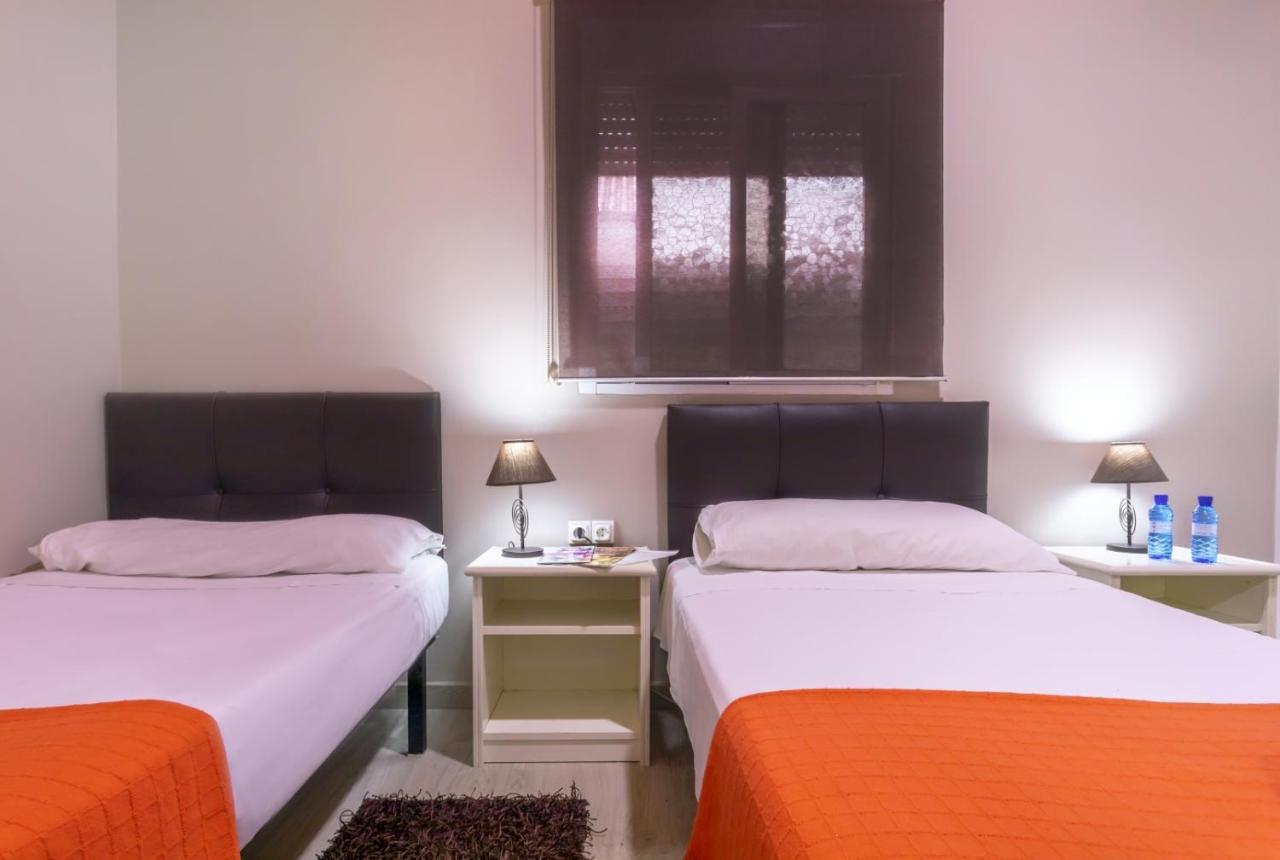 Hostal Ciudad Jardin Malaga Exterior photo